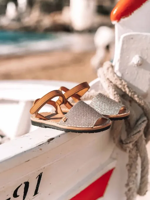 Toni Pons COVA-S - Girl's shiny menorquine sandal GOLDEN Outlet