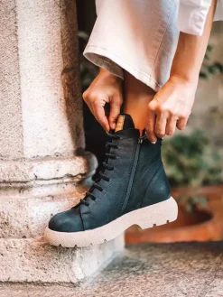 Toni Pons DASHA - Women's nubuck leather boot with laces BLACK Outlet