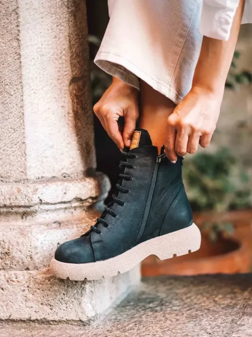 Toni Pons DASHA - Women's nubuck leather boot with laces BLACK Outlet