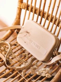 Toni Pons GINGER - Black rubber shoulder bag WHITE Online