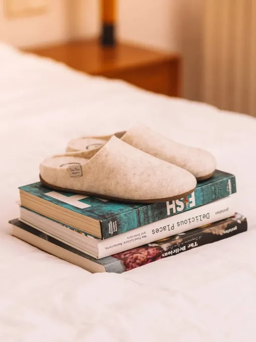 Toni Pons MONA-FR - Women's clog-style shoe made from recycled felt WHITE Hot